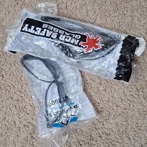 NEW 2x1 MCR & Pyramex Safety Glasses